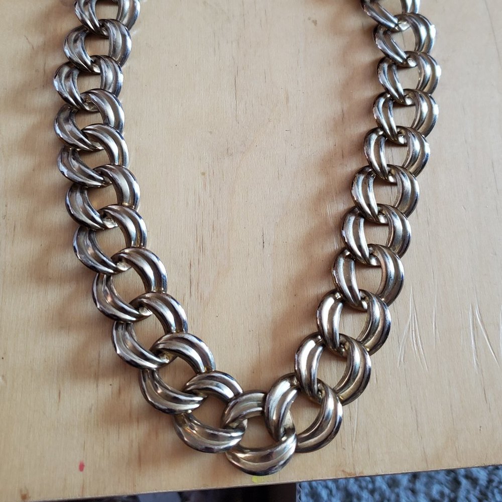 Vintage 18" Gold Tone Collar Style Necklace Circle